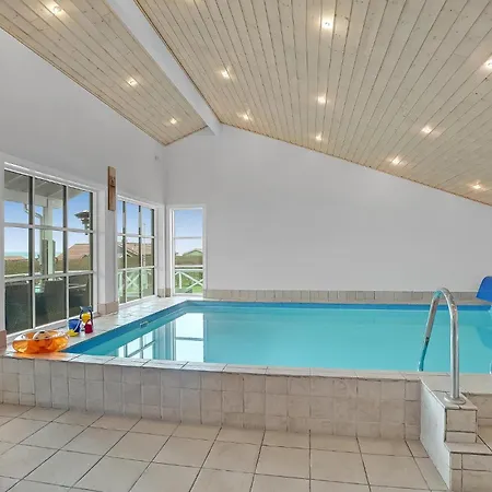 Vakantiehuis Front In With Sauna *