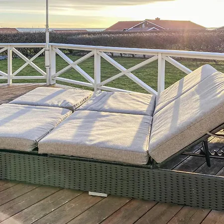 Beach Front Home In Vinderup With Sauna بيت للعطل Vinderup