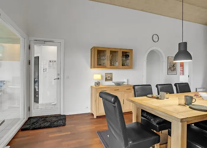 3 Bedroom Amazing In Дом отдыха *